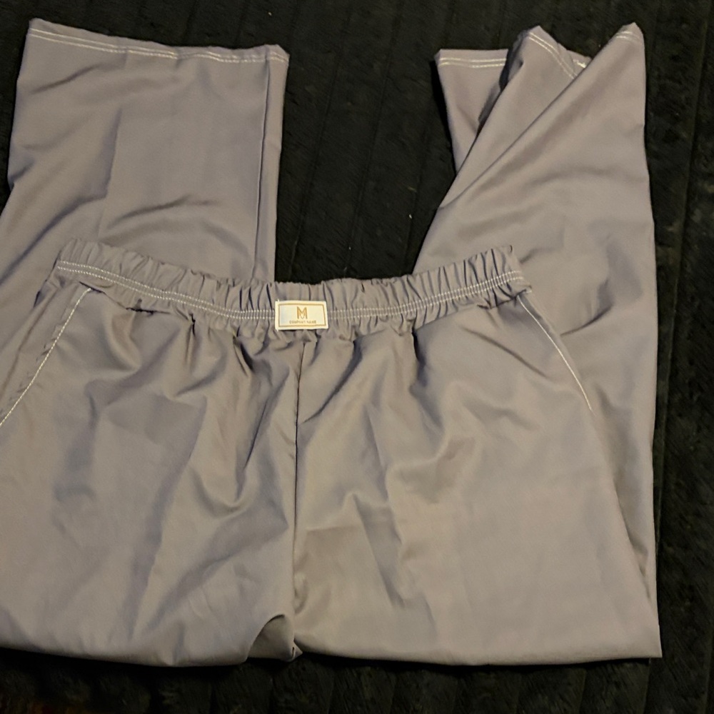 Woman’s scrub pants very comfortable new
